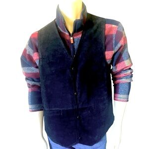 Authentic NRA Gear  suede vest in roomy medium newer condition snaps satin